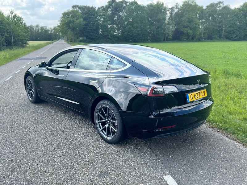Tesla Model 3 - Sedanas: foto 5 Tesla Model 3 - Sedanas: foto 5