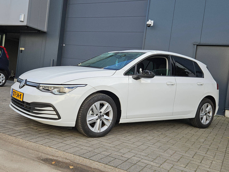 Volkswagen Golf 8 eTSI - Sedanas: foto 2 Volkswagen Golf 8 eTSI - Sedanas: foto 2