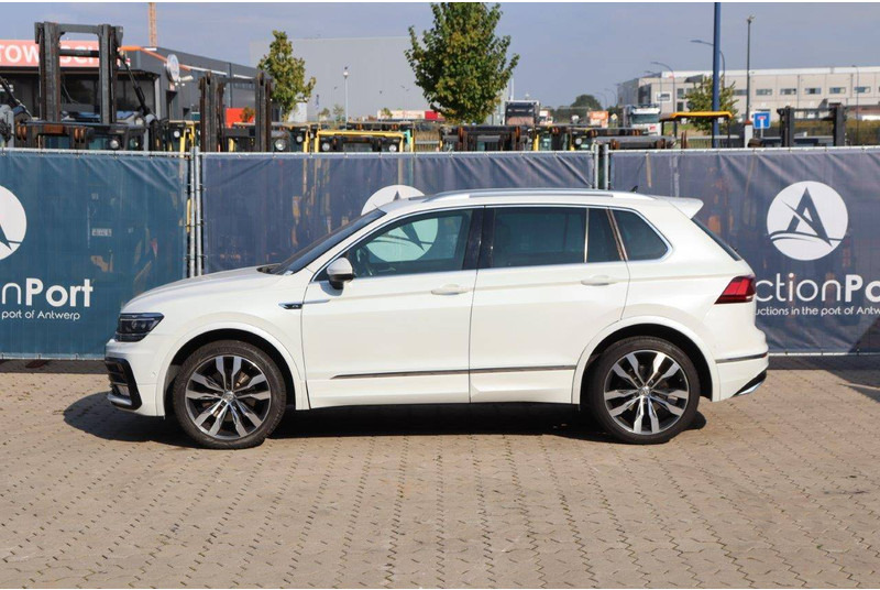 Volkswagen Tiguan R line - Lengvasis automobilis: foto 2 Volkswagen Tiguan R line - Lengvasis automobilis: foto 2
