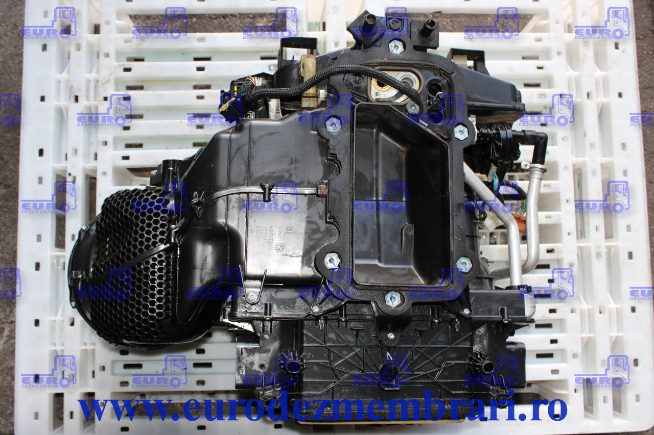 CARCASA SISTEM CLIMATIZARE VOLVO FH4 84243942 - Oro kondicionierius dalis - Sunkvežimis: foto 2 CARCASA SISTEM CLIMATIZARE VOLVO FH4 84243942 - Oro kondicionierius dalis - Sunkvežimis: foto 2