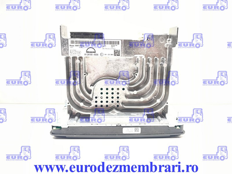 ELEMENT BORD UNITATE MULTIMEDIA MAN TGX 81.28100.6035, 81.28100.6029, 81.28100.6041 - Kabina ir interjeras - Sunkvežimis: foto 2 ELEMENT BORD UNITATE MULTIMEDIA MAN TGX 81.28100.6035, 81.28100.6029, 81.28100.6041 - Kabina ir interjeras - Sunkvežimis: foto 2
