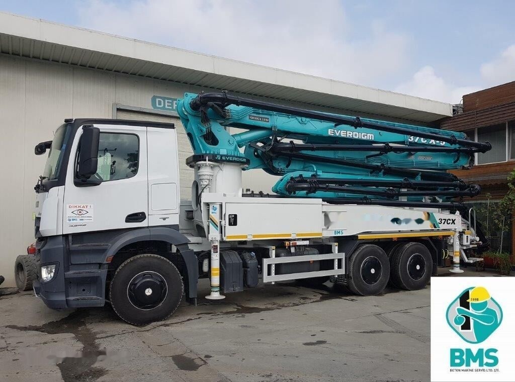 Mercedes-Benz 3343 P - Betono siurblys: foto 3 Mercedes-Benz 3343 P - Betono siurblys: foto 3