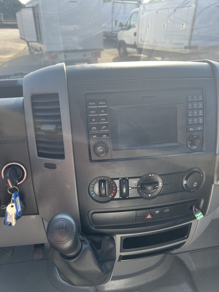 Furgonas šaldytuvas FURGON HELADERO 3.5T MERCEDES SPRINTER: foto 10