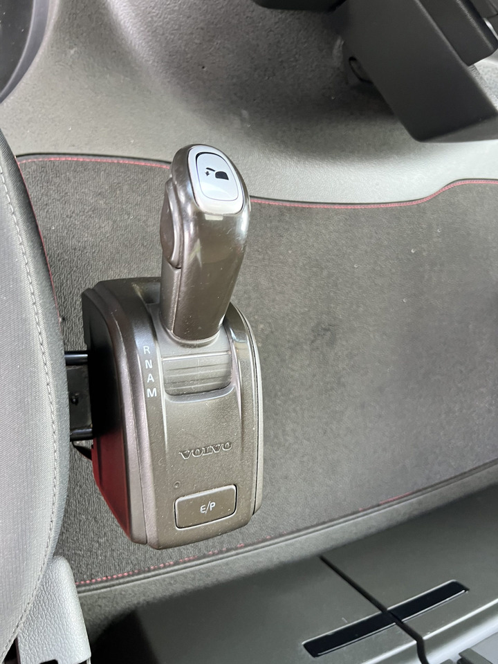 Camion Volvo 540 en chasis con retarder - Važiuoklės sunkvežimis: foto 4 Camion Volvo 540 en chasis con retarder - Važiuoklės sunkvežimis: foto 4