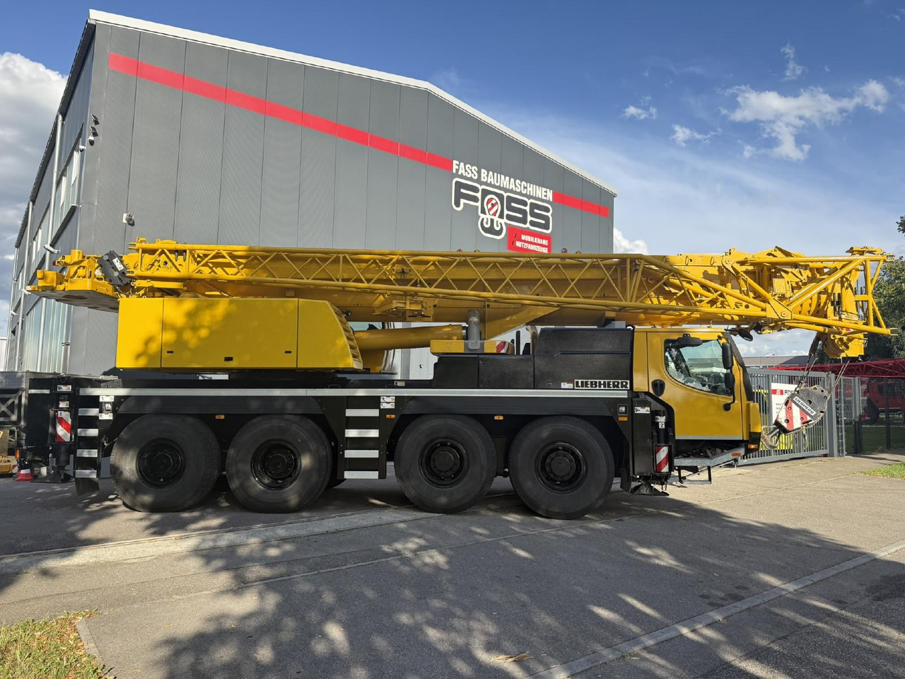 Liebherr LTM 1090-4.1 (2012 - 062 321) | 8 x 8 | LICCON 2 - Autokranas: foto 5 Liebherr LTM 1090-4.1 (2012 - 062 321) | 8 x 8 | LICCON 2 - Autokranas: foto 5