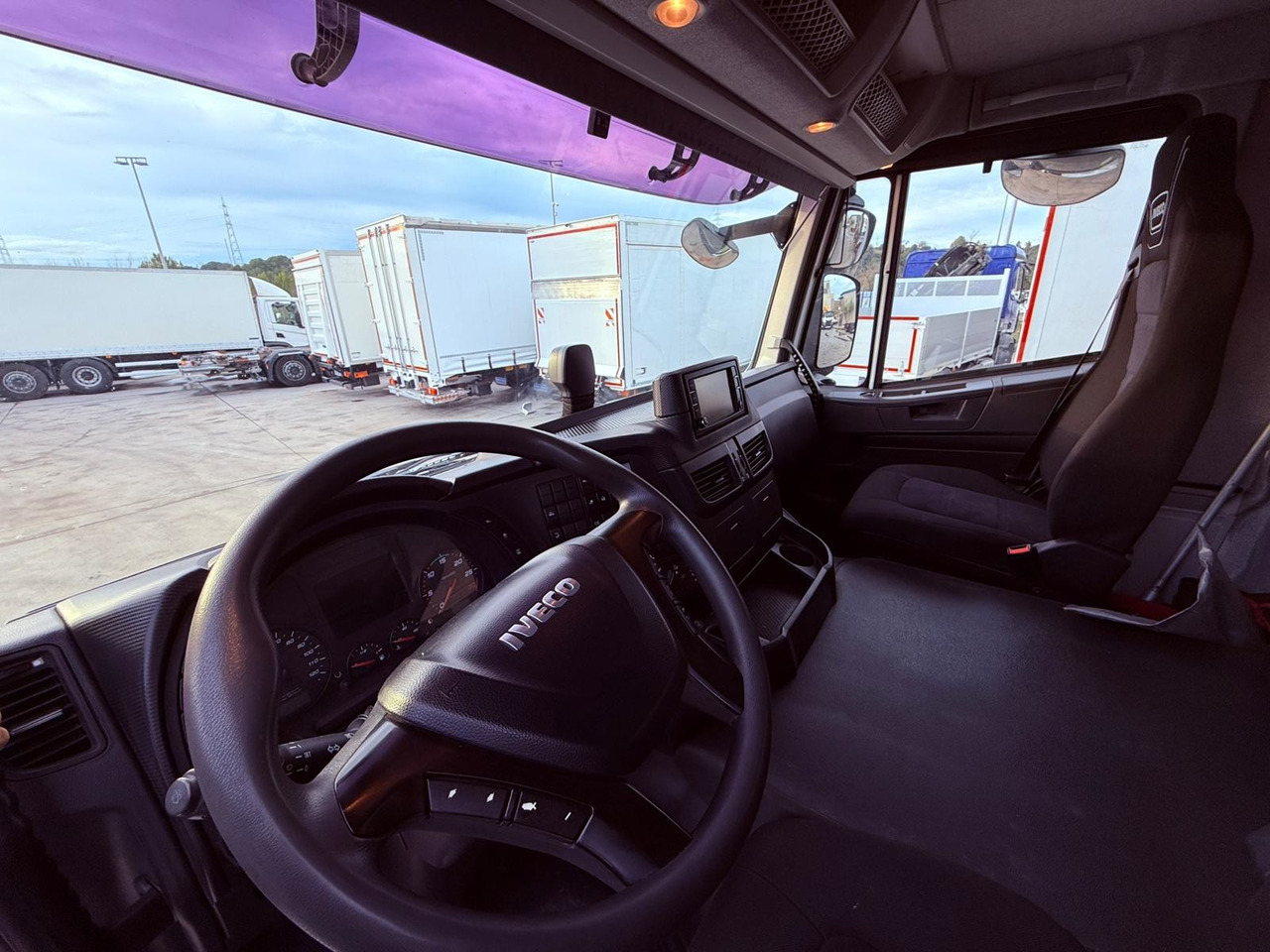 IVECO AD190S31P Stralis E6 (Tauliner) - Tentinis sunkvežimis: foto 5 IVECO AD190S31P Stralis E6 (Tauliner) - Tentinis sunkvežimis: foto 5