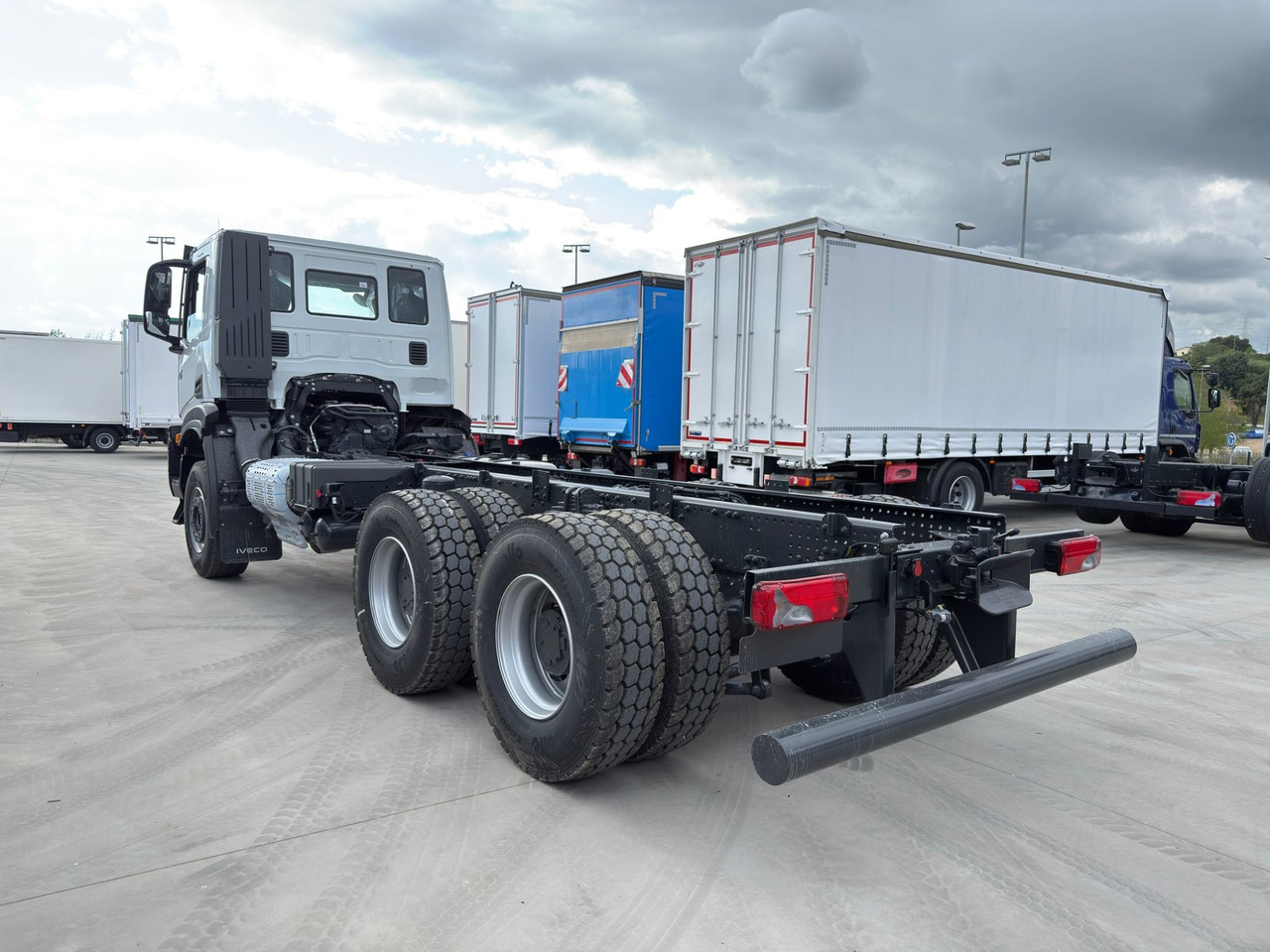IVECO AD380T46 6x4 E6 (Chassis) - Važiuoklės sunkvežimis: foto 5 IVECO AD380T46 6x4 E6 (Chassis) - Važiuoklės sunkvežimis: foto 5