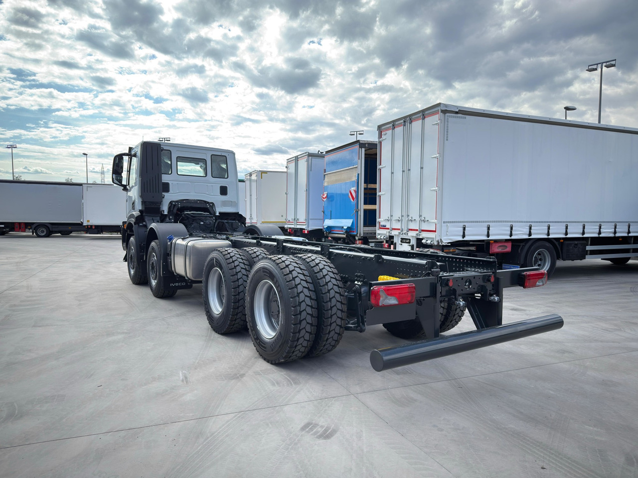 IVECO AD410T50 T-WAY 8x4 E6 (Chassis) - Važiuoklės sunkvežimis: foto 4 IVECO AD410T50 T-WAY 8x4 E6 (Chassis) - Važiuoklės sunkvežimis: foto 4