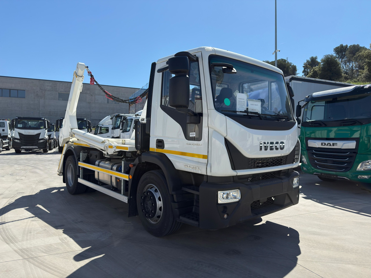 IVECO ML190E28L Eurocargo E6 (Track Equipment) - Nuožulnaus pakėlimo ant platformos sunkvežimis: foto 2 IVECO ML190E28L Eurocargo E6 (Track Equipment) - Nuožulnaus pakėlimo ant platformos sunkvežimis: foto 2