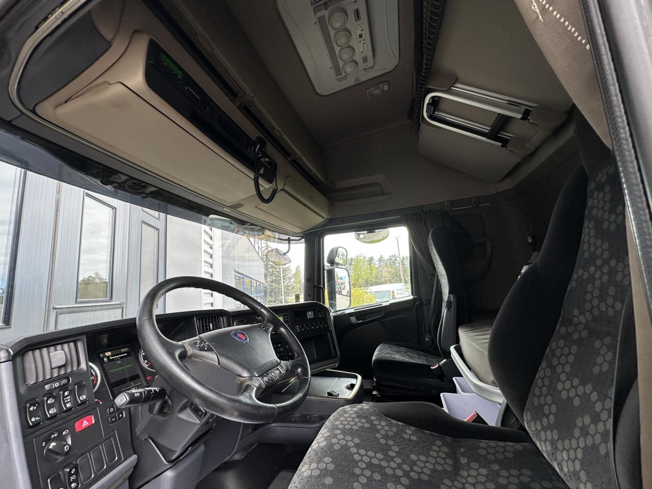 SCANIA R 410 LA4x2MNA - Vilkikas: foto 2 SCANIA R 410 LA4x2MNA - Vilkikas: foto 2