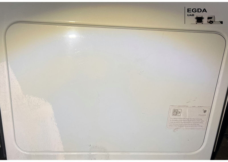 Iveco left side - Kabina ir interjeras: foto 1 Iveco left side - Kabina ir interjeras: foto 1