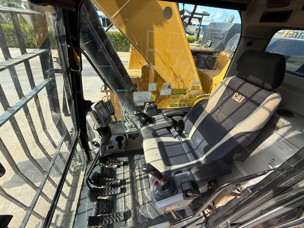 CAT 335 F L CR - Vikšrinis ekskavatorius: foto 2 CAT 335 F L CR - Vikšrinis ekskavatorius: foto 2