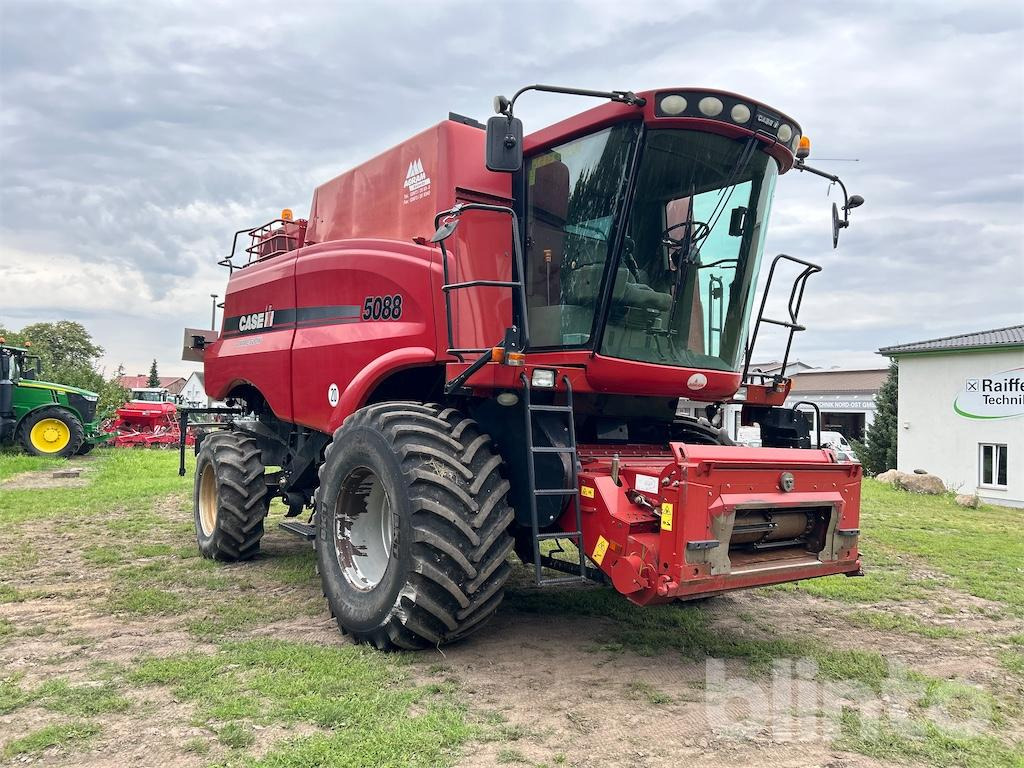 Case IH 5088 (2009) - Derliaus nuėmimo kombainas: foto 1 Case IH 5088 (2009) - Derliaus nuėmimo kombainas: foto 1