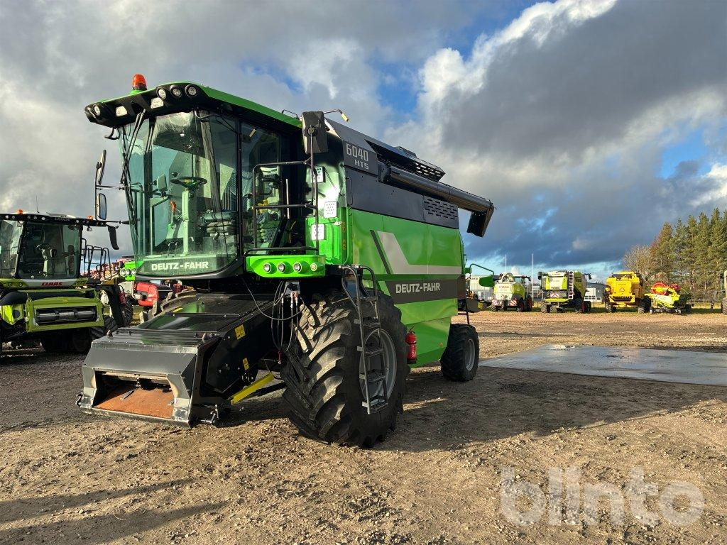 Deutz-Fahr 6040 HTS - Derliaus nuėmimo kombainas: foto 1 Deutz-Fahr 6040 HTS - Derliaus nuėmimo kombainas: foto 1
