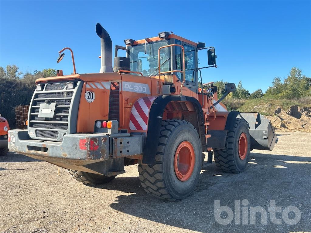 Doosan DL 300 (2012) - Ratinis krautuvas: foto 4 Doosan DL 300 (2012) - Ratinis krautuvas: foto 4