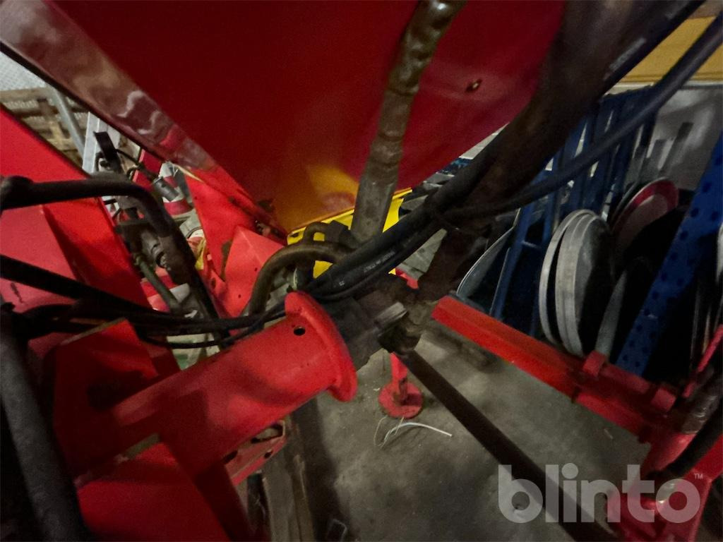 Trąšų barstytuvas Gaspardo: foto 18 Trąšų barstytuvas Gaspardo: foto 18