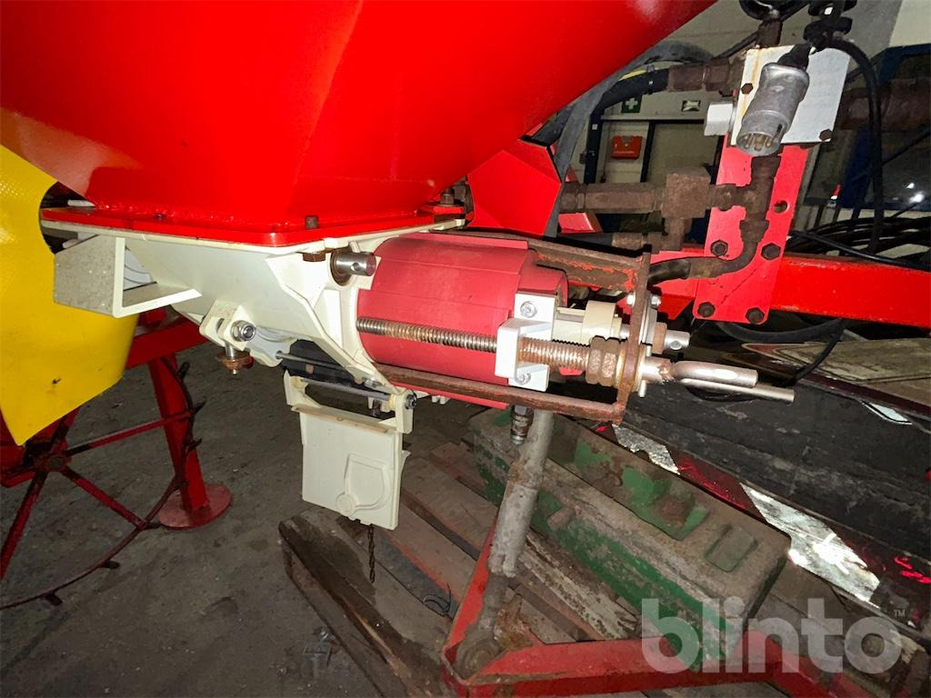 Trąšų barstytuvas Gaspardo: foto 33 Trąšų barstytuvas Gaspardo: foto 33