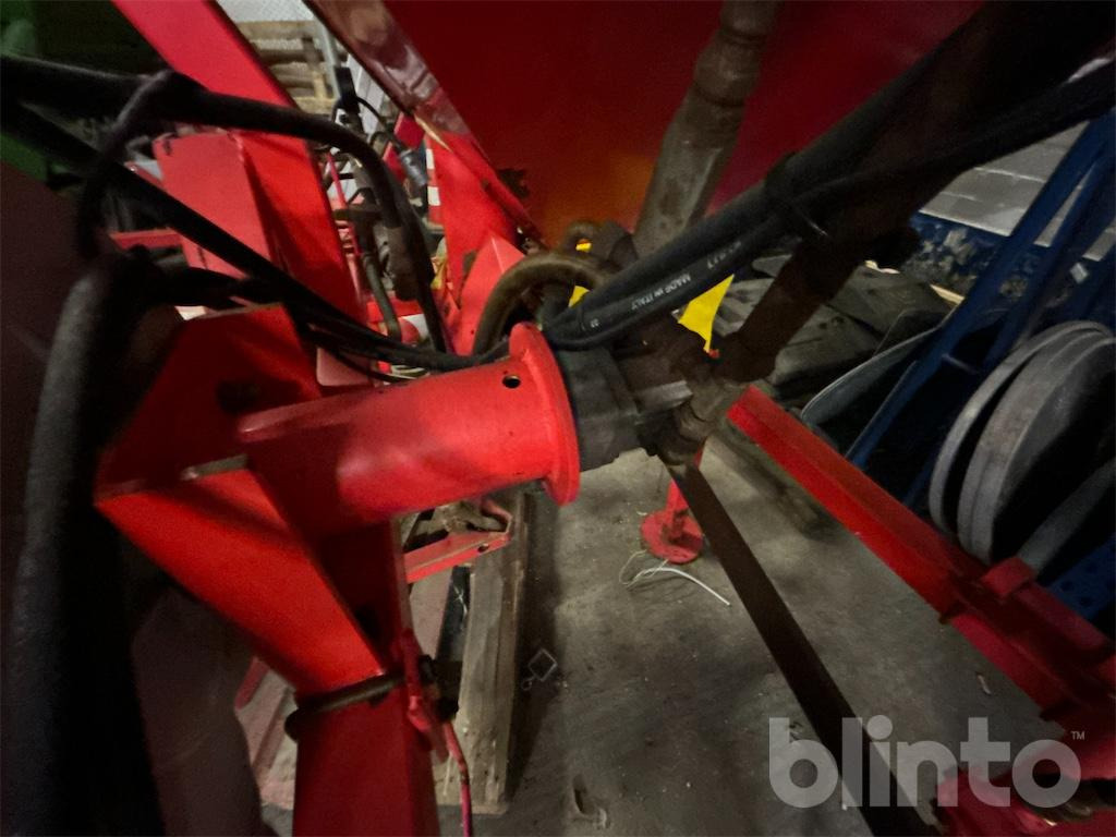 Trąšų barstytuvas Gaspardo: foto 25 Trąšų barstytuvas Gaspardo: foto 25