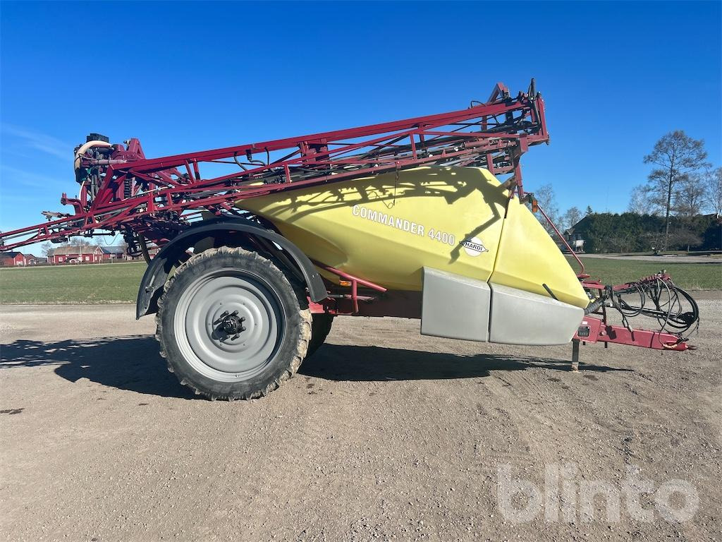 Hardi Commander 4400 - Purkštuvas: foto 4 Hardi Commander 4400 - Purkštuvas: foto 4