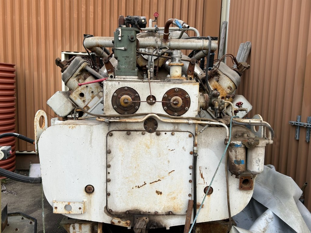 Hedemora V12 - Variklis: foto 2 Hedemora V12 - Variklis: foto 2