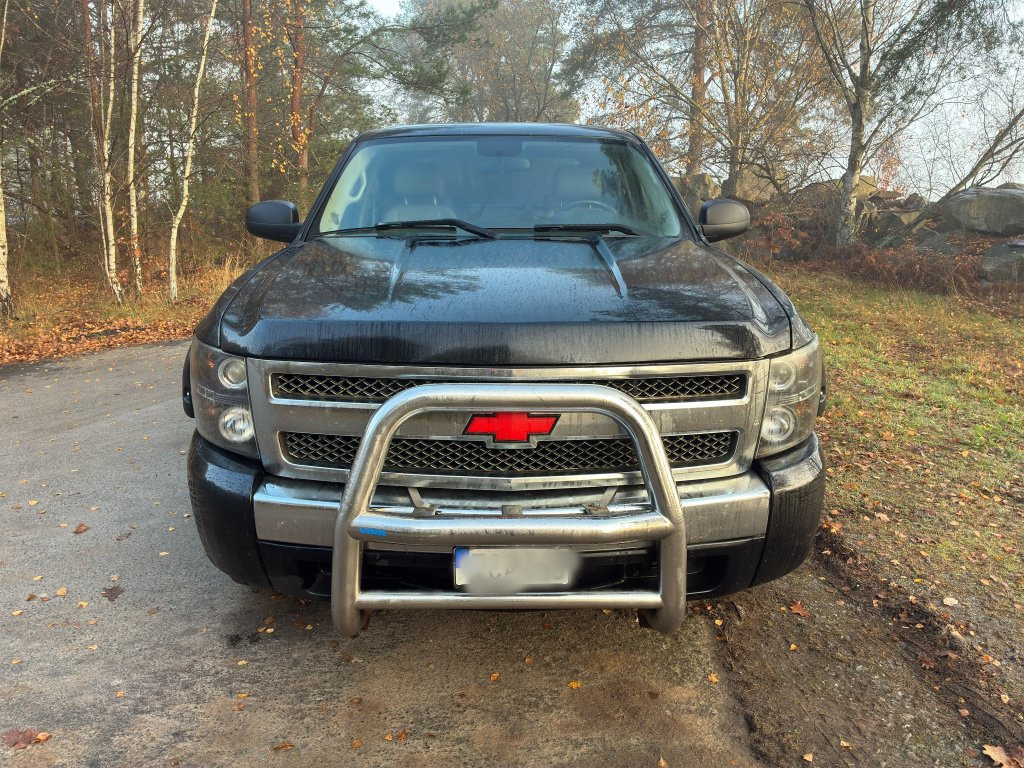 CHEVROLET SILVERADO - Komercinis automobilis: foto 2 CHEVROLET SILVERADO - Komercinis automobilis: foto 2