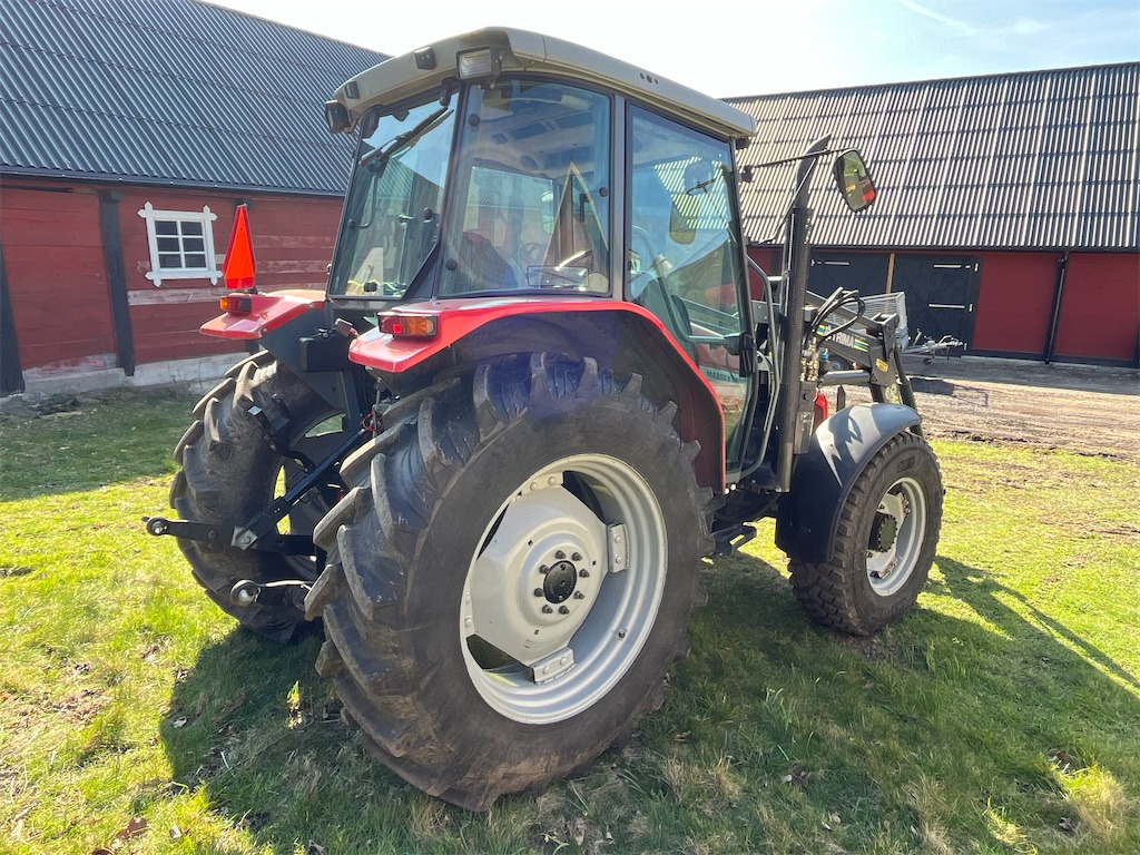 MASSEY FERGUSON 4335-4 - Traktorius: foto 5 MASSEY FERGUSON 4335-4 - Traktorius: foto 5