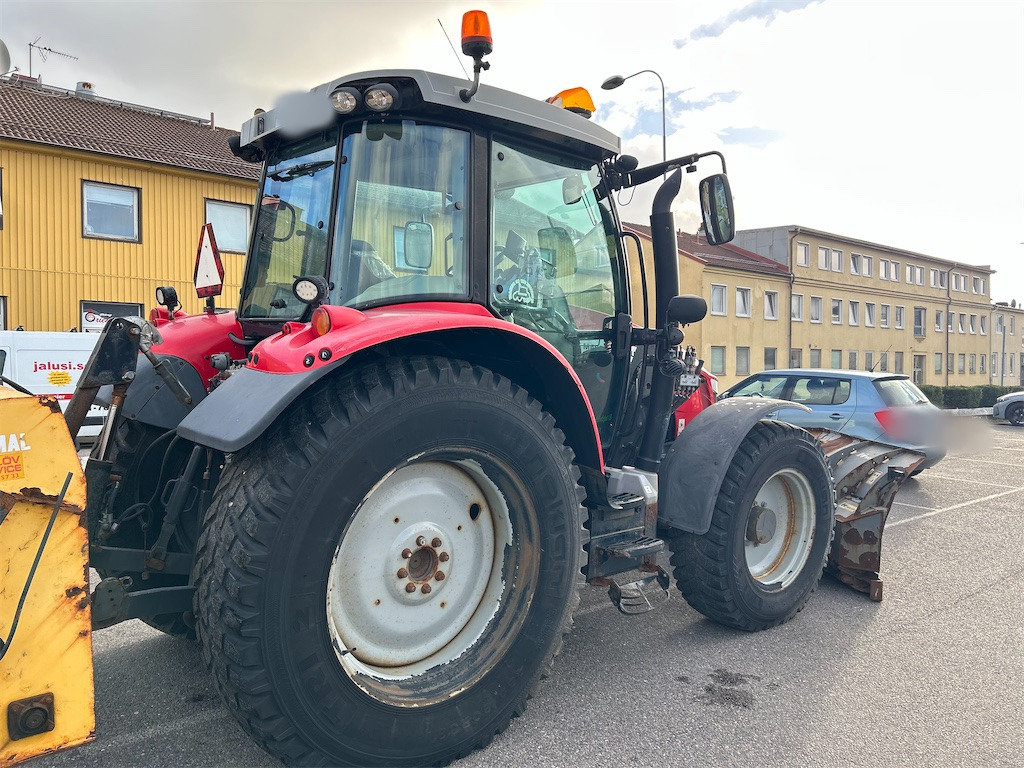 MASSEY FERGUSON 5713 SL DYNA-6 - Traktorius: foto 4 MASSEY FERGUSON 5713 SL DYNA-6 - Traktorius: foto 4