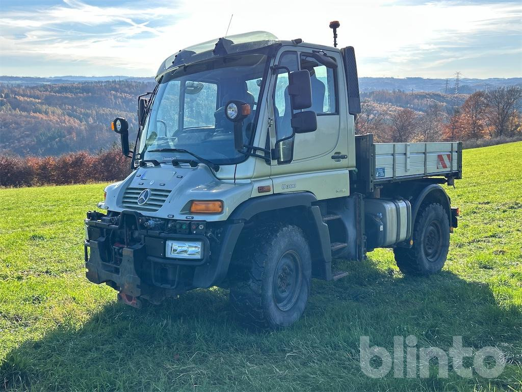 Mercedes-Benz U300 (2010) - Platforminis/ Bortinis sunkvežimis: foto 1 Mercedes-Benz U300 (2010) - Platforminis/ Bortinis sunkvežimis: foto 1