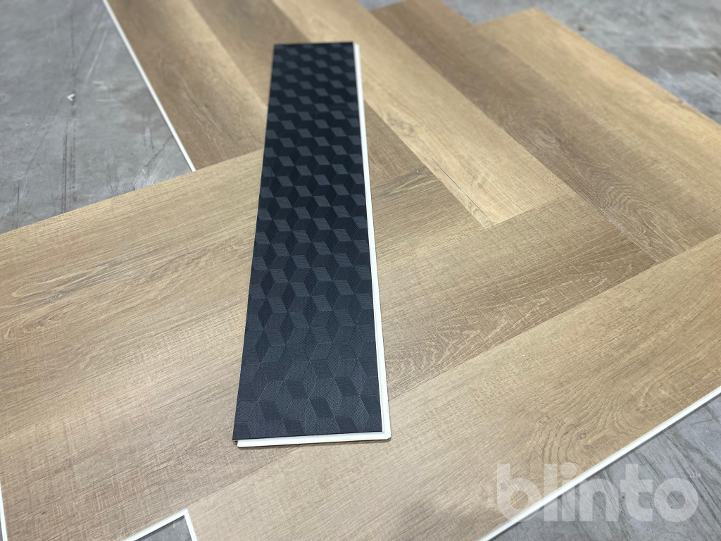 Premiumgolv Mörk Ek – Fiskbensmönster – 80 m² - Įrankis/ Įranga: foto 2 Premiumgolv Mörk Ek – Fiskbensmönster – 80 m² - Įrankis/ Įranga: foto 2