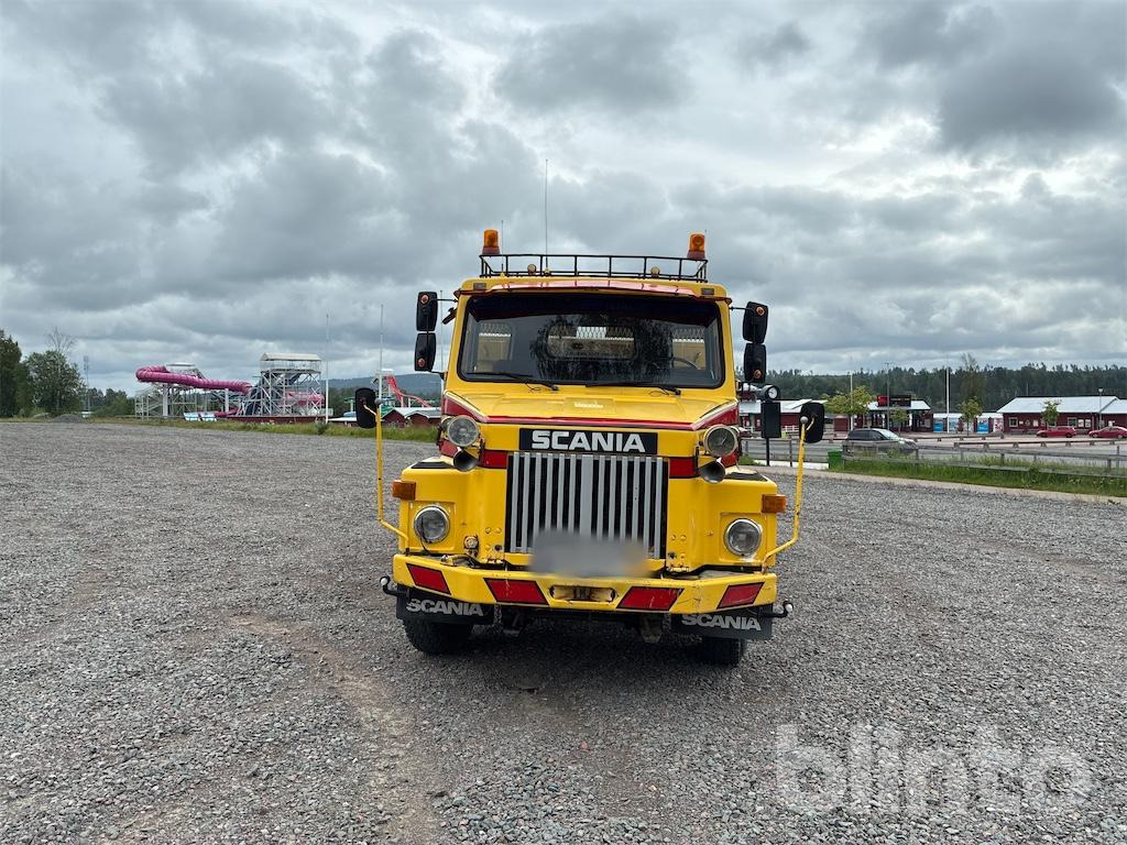 SCANIA LS 141S42 240 - Platforminis/ Bortinis sunkvežimis: foto 2 SCANIA LS 141S42 240 - Platforminis/ Bortinis sunkvežimis: foto 2