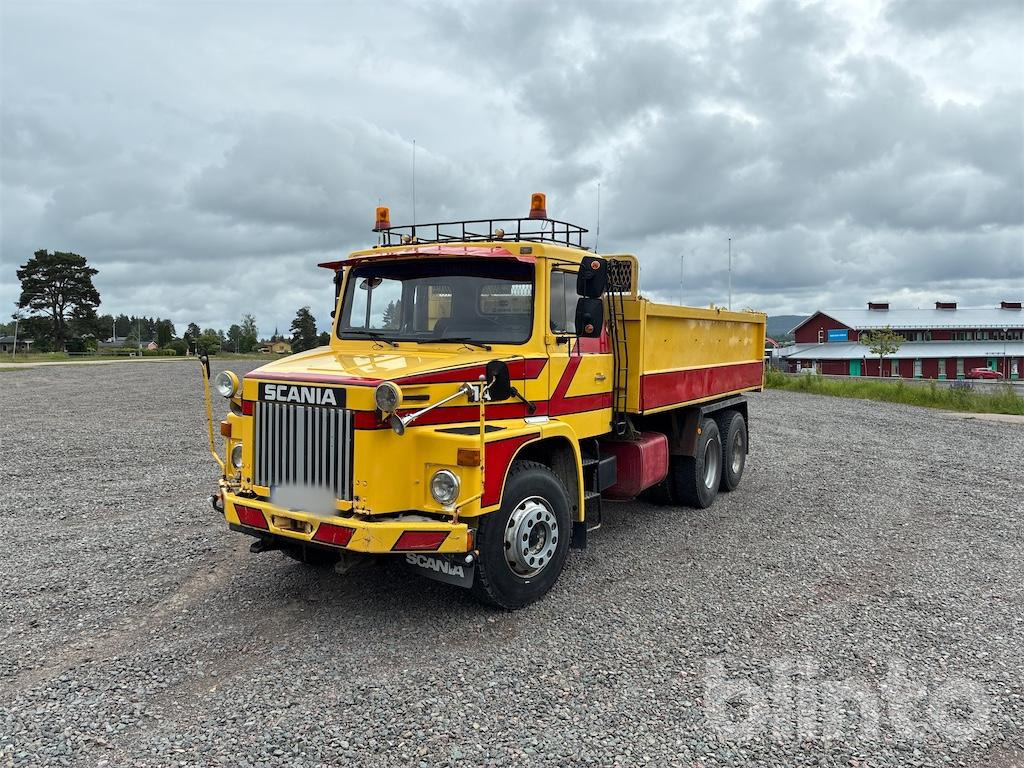 SCANIA LS 141S42 240 - Platforminis/ Bortinis sunkvežimis: foto 1 SCANIA LS 141S42 240 - Platforminis/ Bortinis sunkvežimis: foto 1