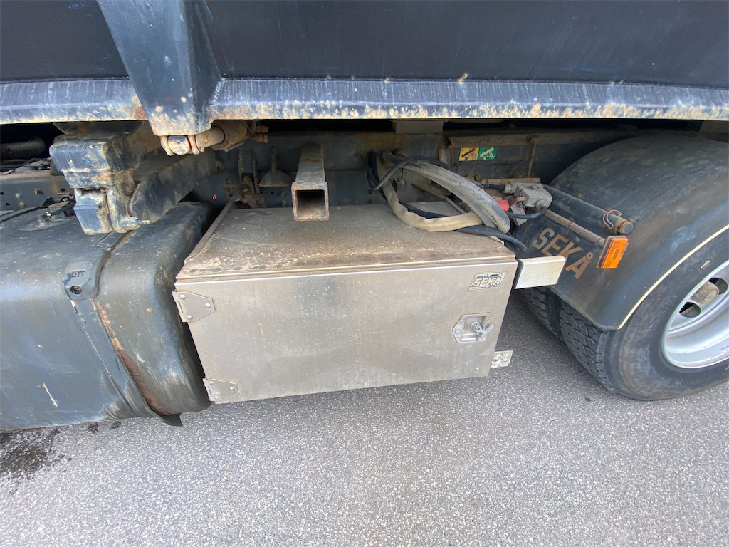 Savivartis sunkvežimis SCANIA P400LB6X2*4HNB: foto 17
