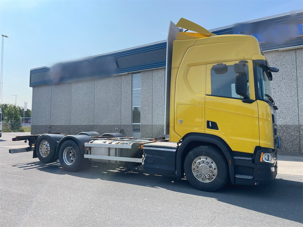 SCANIA R520B6X2*4NB - Platforminis/ Bortinis sunkvežimis: foto 2 SCANIA R520B6X2*4NB - Platforminis/ Bortinis sunkvežimis: foto 2