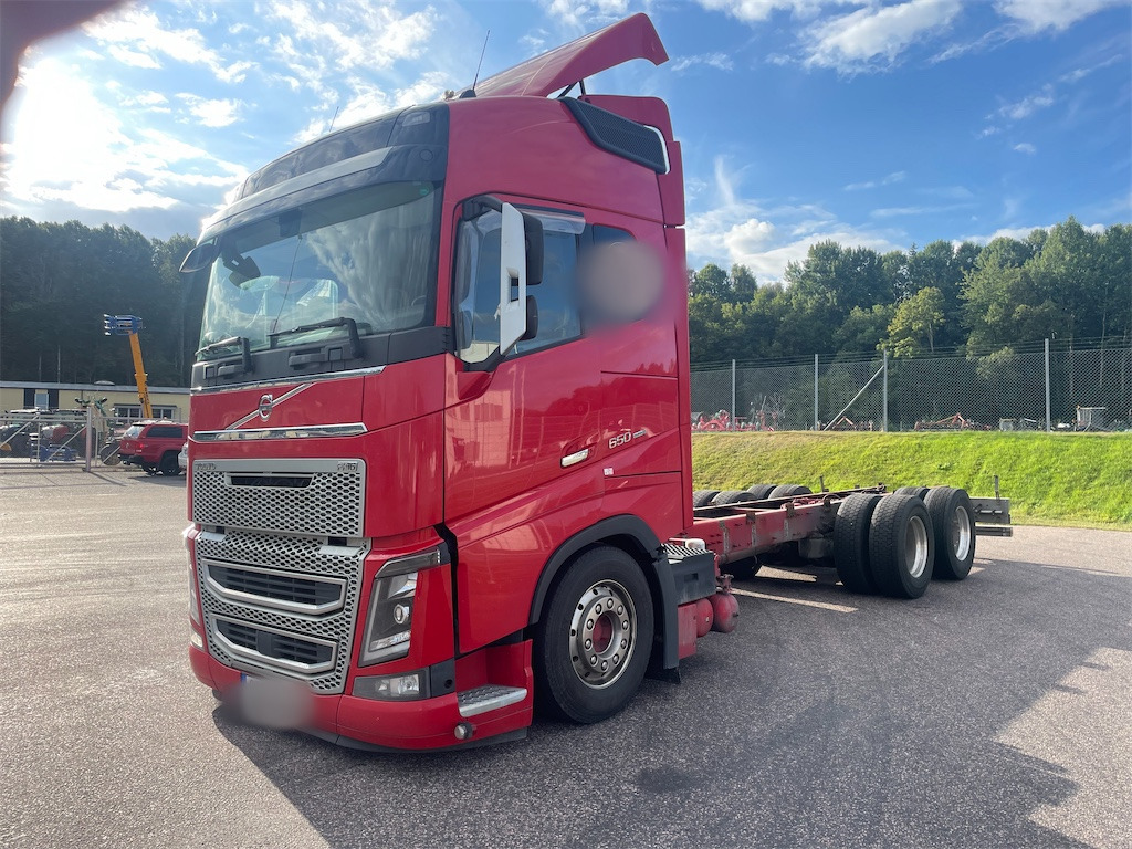 VOLVO FH16 650 6x2 - Važiuoklės sunkvežimis: foto 1 VOLVO FH16 650 6x2 - Važiuoklės sunkvežimis: foto 1