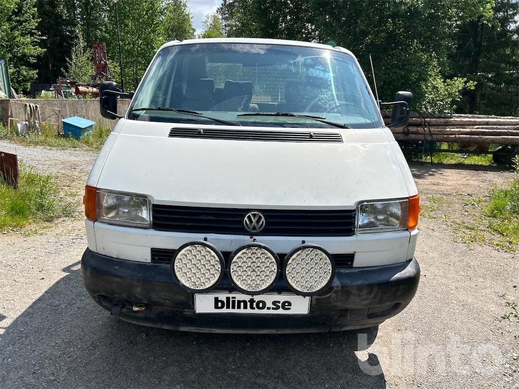 VW TRANSPORTER PICK-UP 1,9 TD / Nybesiktigad - Bortinis automobilis: foto 2 VW TRANSPORTER PICK-UP 1,9 TD / Nybesiktigad - Bortinis automobilis: foto 2