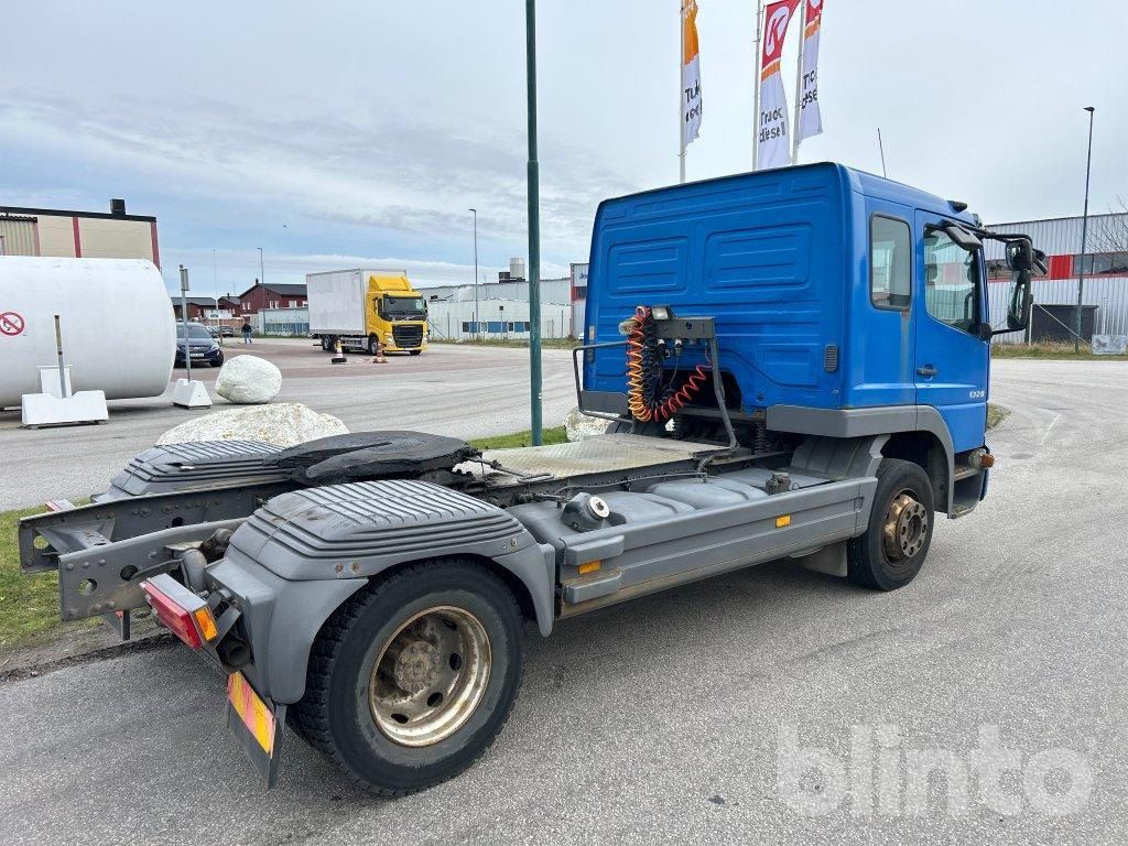 MERCEDES-BENZ 1328 LS 4X - Vilkikas: foto 5 MERCEDES-BENZ 1328 LS 4X - Vilkikas: foto 5