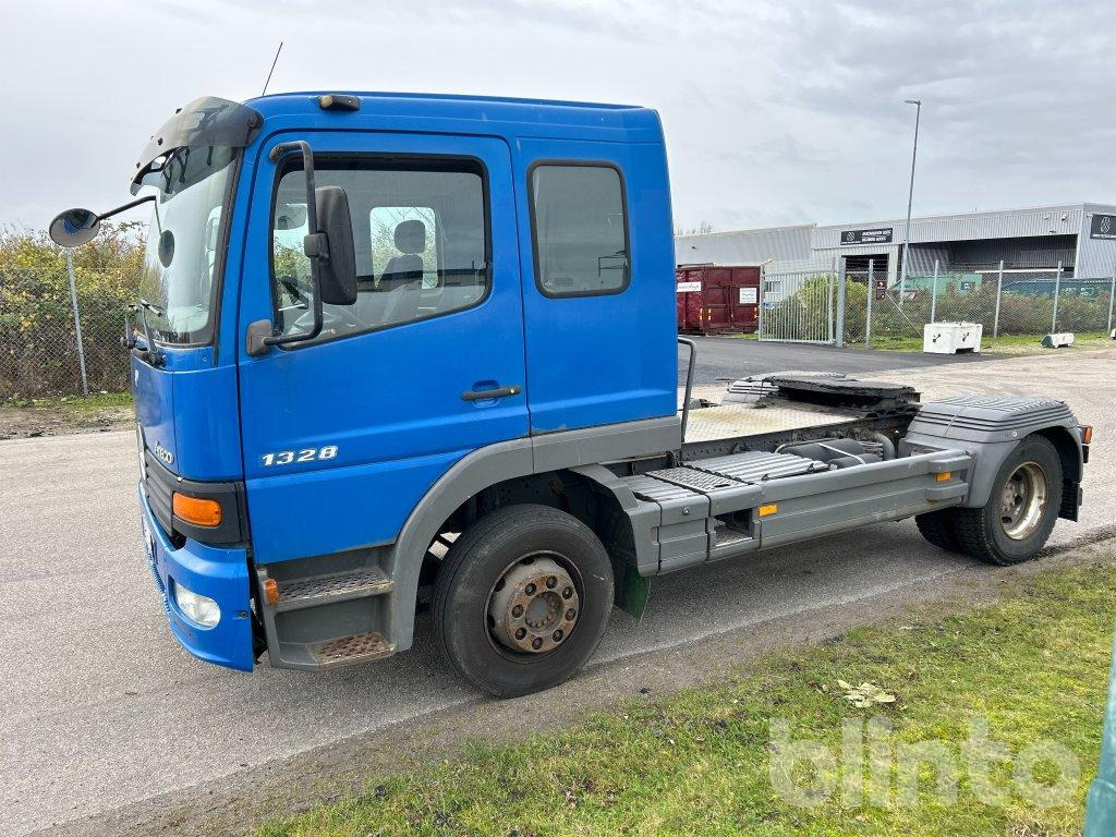 MERCEDES-BENZ 1328 LS 4X - Vilkikas: foto 1 MERCEDES-BENZ 1328 LS 4X - Vilkikas: foto 1