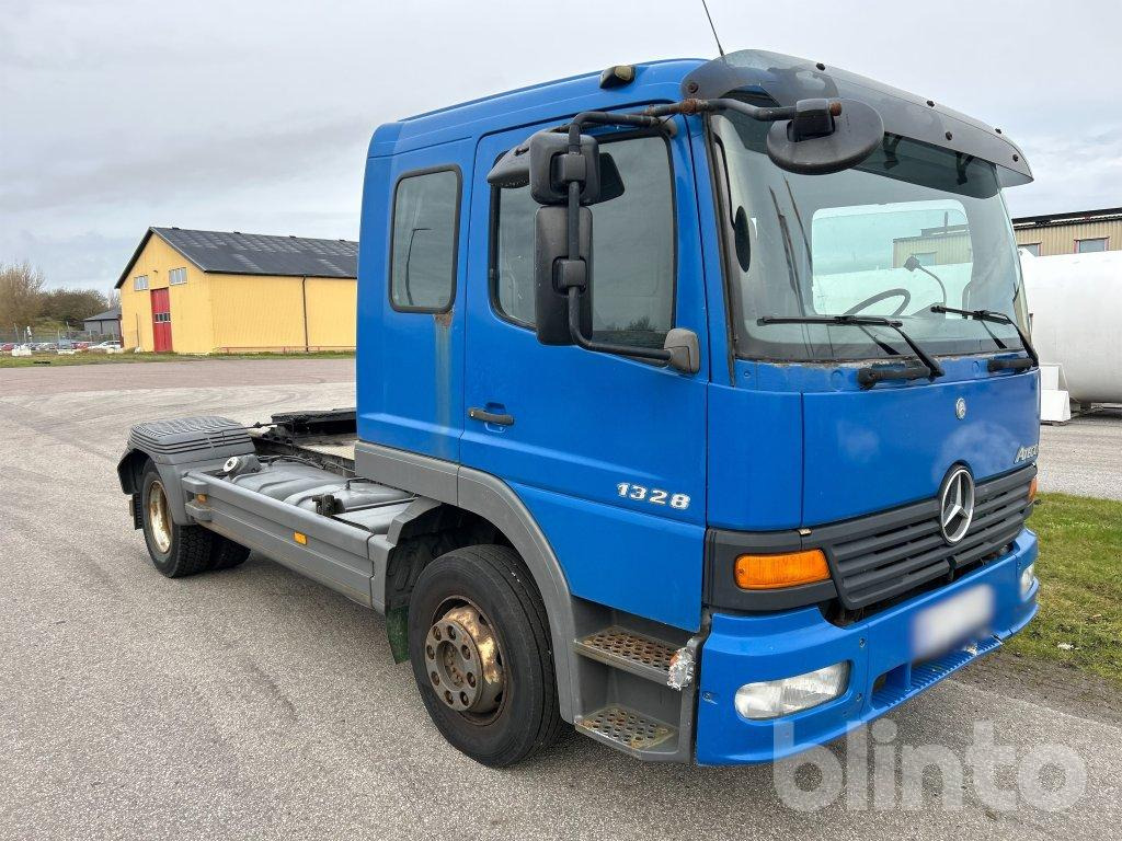 MERCEDES-BENZ 1328 LS 4X - Vilkikas: foto 3 MERCEDES-BENZ 1328 LS 4X - Vilkikas: foto 3