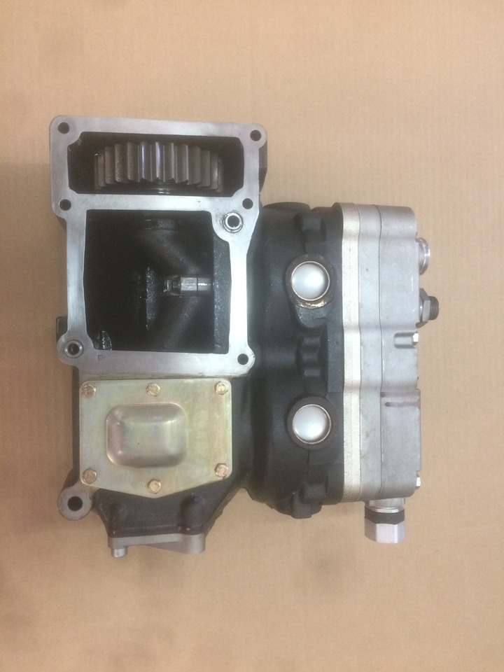 COMPRESSORE ARIA BICILINDRICO SENZA PRESA DI FORZA MAN / KNORR - Oro kompresorius: foto 1 COMPRESSORE ARIA BICILINDRICO SENZA PRESA DI FORZA MAN / KNORR - Oro kompresorius: foto 1