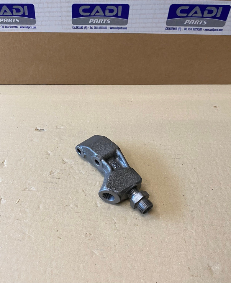 FLANGIA ENTRATA OLIO TURBO MAN 51057150104 - Variklis ir dalys - Sunkvežimis: foto 2 FLANGIA ENTRATA OLIO TURBO MAN 51057150104 - Variklis ir dalys - Sunkvežimis: foto 2