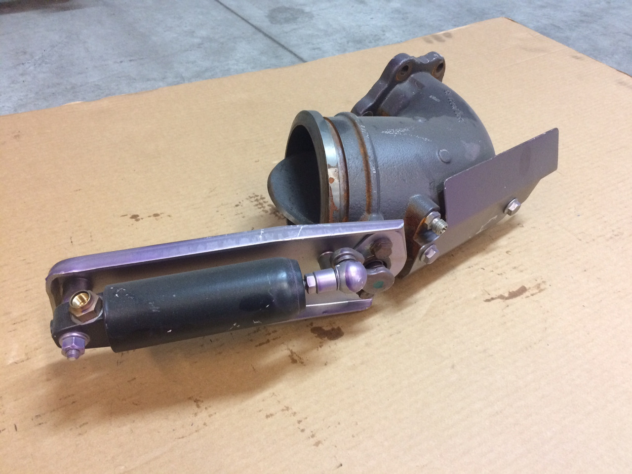 FRENO MOTORE ASSEMBLAGGIO MAN 51152016184 - Variklis ir dalys - Sunkvežimis: foto 2 FRENO MOTORE ASSEMBLAGGIO MAN 51152016184 - Variklis ir dalys - Sunkvežimis: foto 2