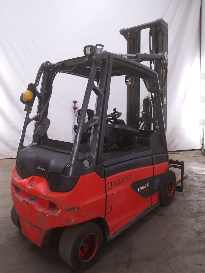 Linde E30L-01 - Elektrinis krautuvas: foto 2 Linde E30L-01 - Elektrinis krautuvas: foto 2