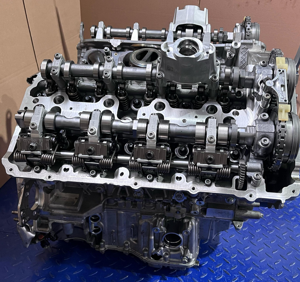 BMW Motor S63B44B Euro 6 - Variklis: foto 4 BMW Motor S63B44B Euro 6 - Variklis: foto 4