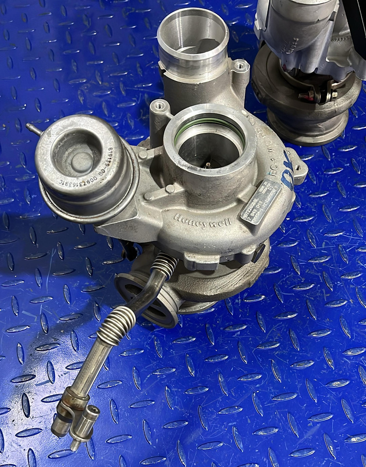 BMW Turbocharger S63N/R 4.4L V8 7849045+7849044 (SET) - Turbina: foto 3 BMW Turbocharger S63N/R 4.4L V8 7849045+7849044 (SET) - Turbina: foto 3