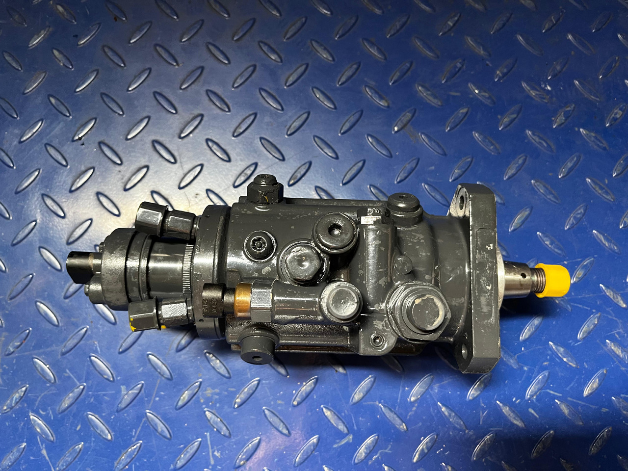John Deere NEW Injection Pump RE568070 - Variklis ir dalys - Traktorius: foto 1 John Deere NEW Injection Pump RE568070 - Variklis ir dalys - Traktorius: foto 1