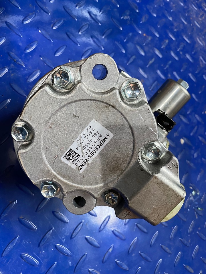 Mercedes Servo Pump A9604600380 Actros MP4 - Stiprintuvo siurblys - Sunkvežimis: foto 2 Mercedes Servo Pump A9604600380 Actros MP4 - Stiprintuvo siurblys - Sunkvežimis: foto 2