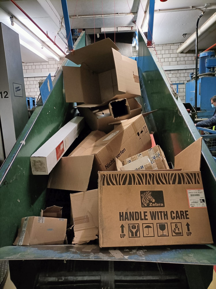 Boa Continuu 25-LB-6 Carton Plasic Press 40 T - Pramoninė įranga: foto 5 Boa Continuu 25-LB-6 Carton Plasic Press 40 T - Pramoninė įranga: foto 5