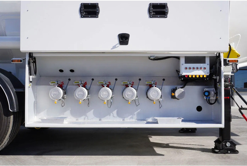 Nauja Puspriekabė cisterna Diversen EFEMMAK Fuel tank semi-trailer 36.000 liter ADR: foto 8
