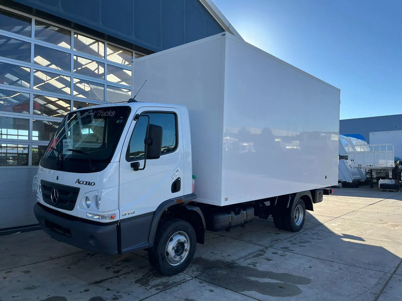 Mercedes-Benz Accelo 915 4x2 Closed Cargo Truck - Furgonas sunkvežimis: foto 1 Mercedes-Benz Accelo 915 4x2 Closed Cargo Truck - Furgonas sunkvežimis: foto 1