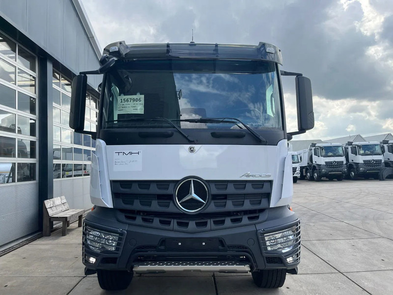 Mercedes-Benz Arocs 4040 6x6 Water Tank Truck - Autocisterna: foto 5 Mercedes-Benz Arocs 4040 6x6 Water Tank Truck - Autocisterna: foto 5